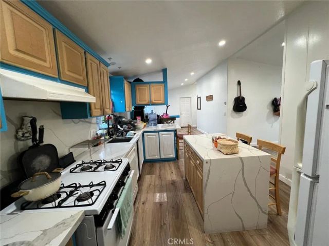 2191 Harbor 27, Costa Mesa, CA 92627