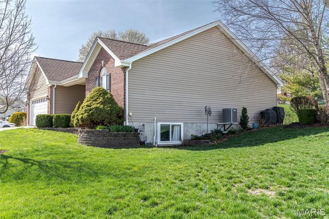 311 Washington Heights Drive, Washington, MO 63090