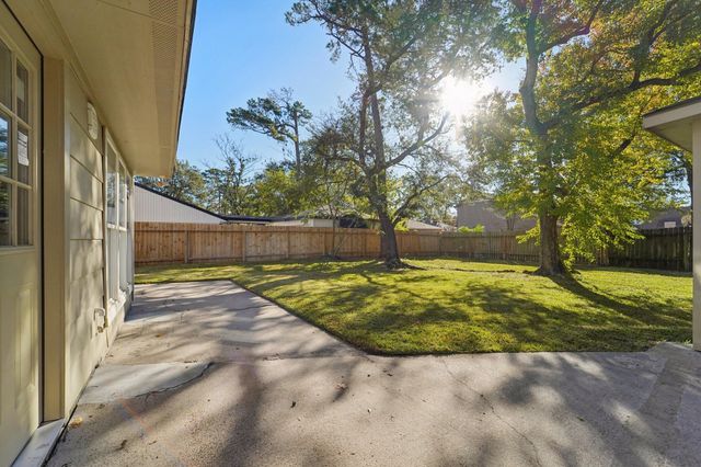 515 Rosewood Drive, Shenandoah, TX 77381