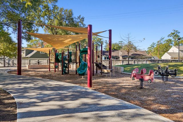 515 Rosewood Drive, Shenandoah, TX 77381