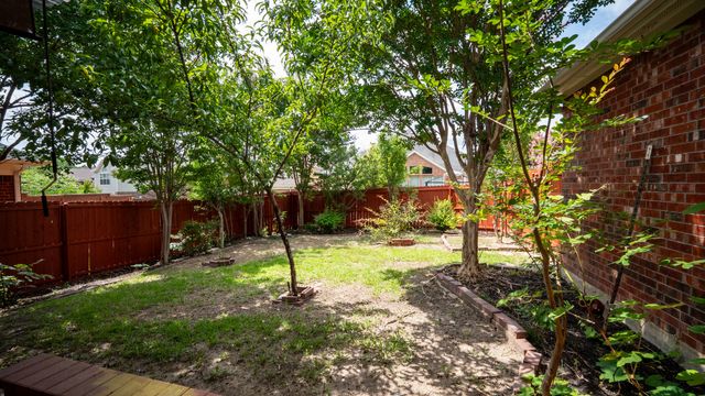 1810 Winterberry Trail, Garland, TX 75040