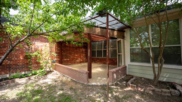 1810 Winterberry Trail, Garland, TX 75040
