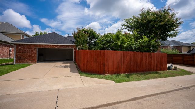1810 Winterberry Trail, Garland, TX 75040