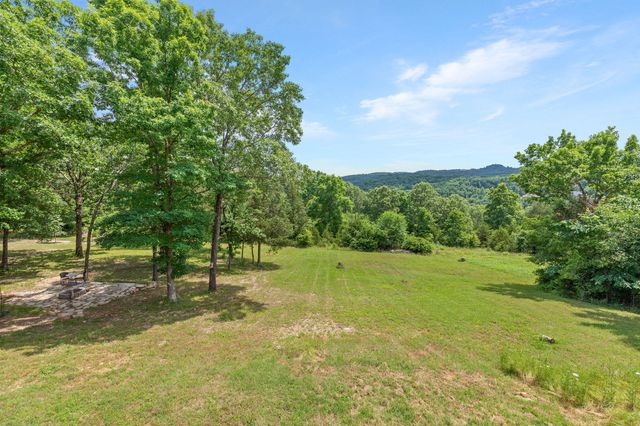 169 Ranch Road, Saddlebrooke, MO 65630