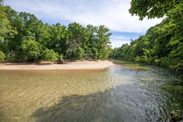 169 Ranch Road, Saddlebrooke, MO 65630