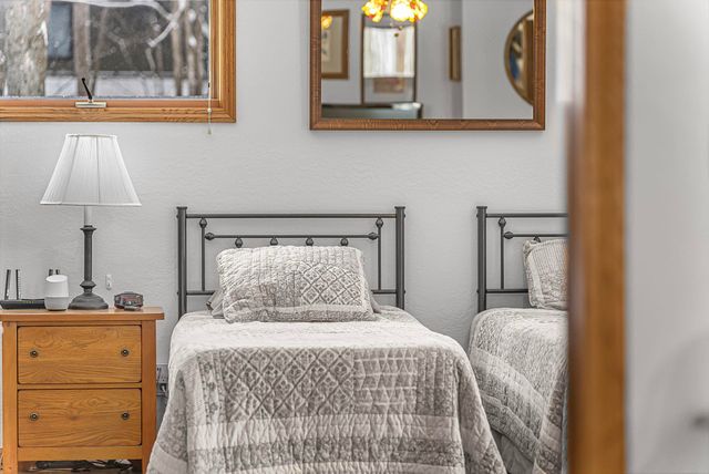 420 W Beech Bark Trail, Maple City, MI 49664