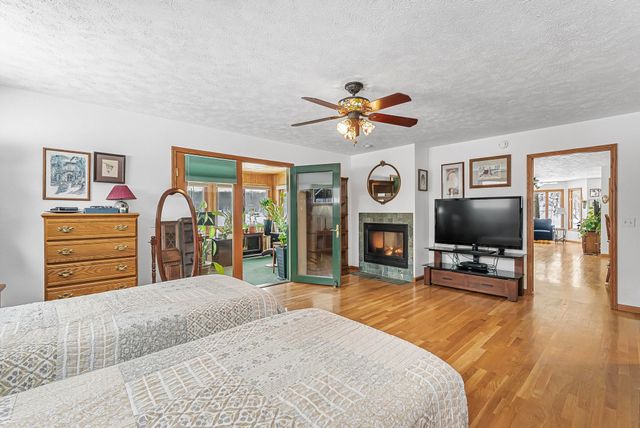 420 W Beech Bark Trail, Maple City, MI 49664