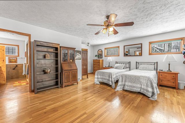 420 W Beech Bark Trail, Maple City, MI 49664