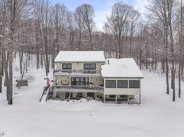 420 W Beech Bark Trail, Maple City, MI 49664