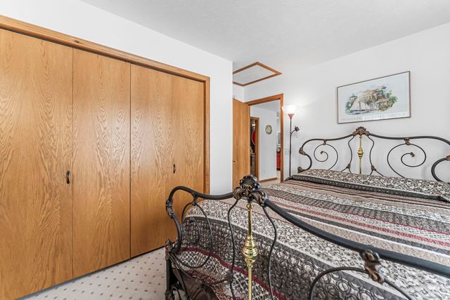 420 W Beech Bark Trail, Maple City, MI 49664