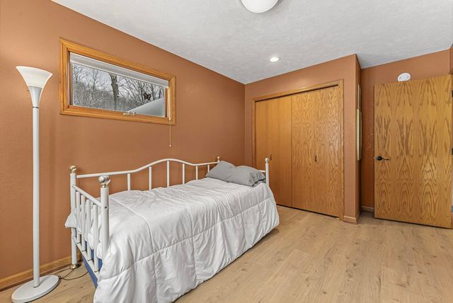 420 W Beech Bark Trail, Maple City, MI 49664