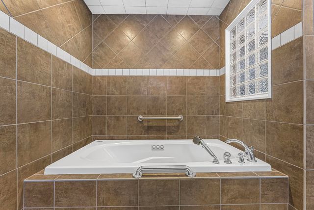 420 W Beech Bark Trail, Maple City, MI 49664