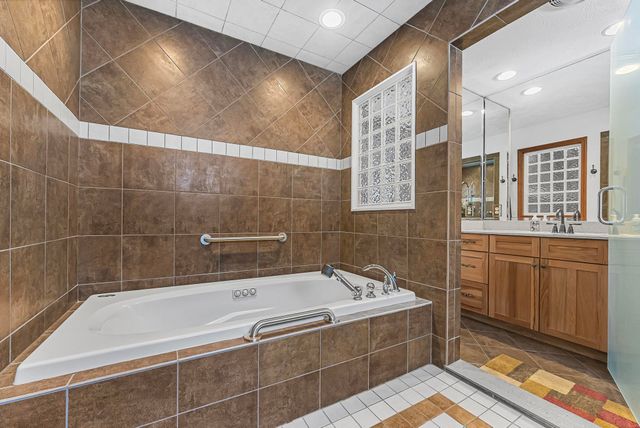 420 W Beech Bark Trail, Maple City, MI 49664