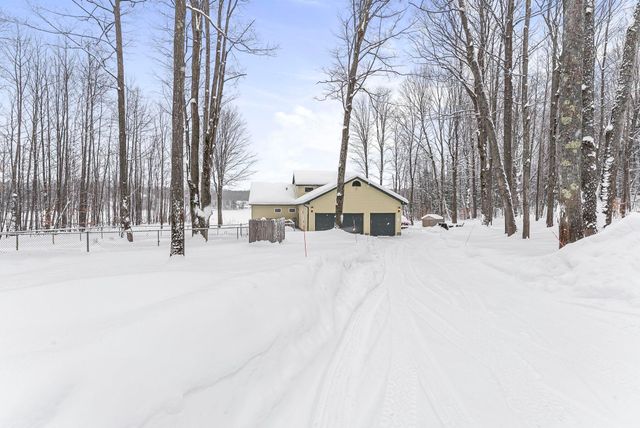 420 W Beech Bark Trail, Maple City, MI 49664