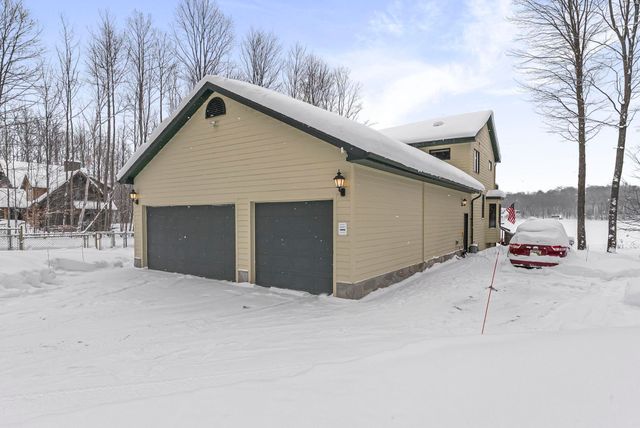 420 W Beech Bark Trail, Maple City, MI 49664