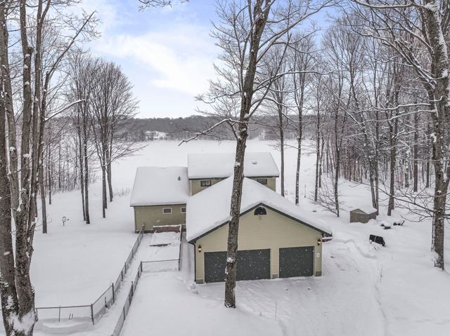 420 W Beech Bark Trail, Maple City, MI 49664