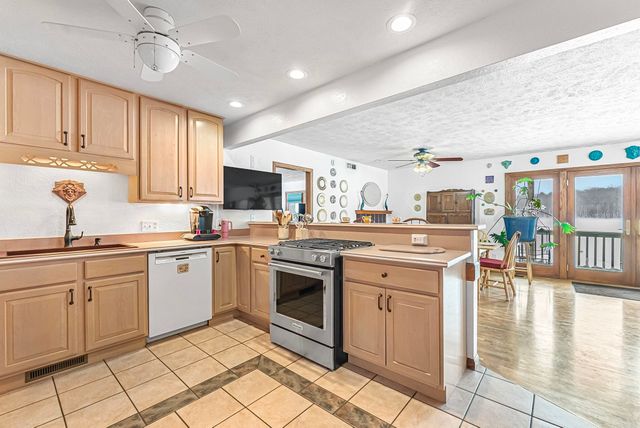 420 W Beech Bark Trail, Maple City, MI 49664