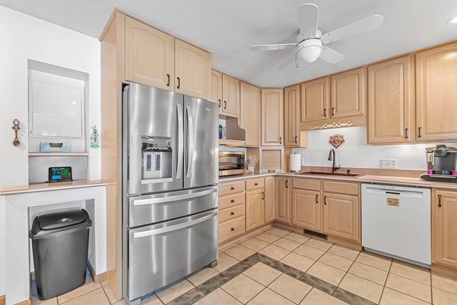 420 W Beech Bark Trail, Maple City, MI 49664