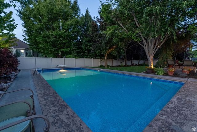 96 N MOUNTAIN VISTAS RD, Kaysville, UT 84037