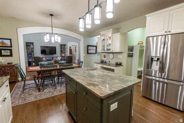 96 N MOUNTAIN VISTAS RD, Kaysville, UT 84037