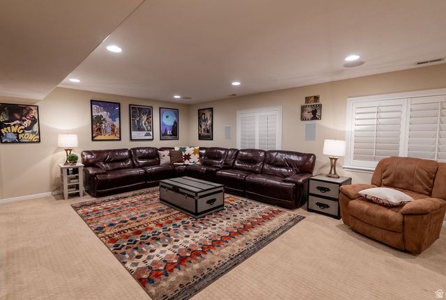96 N MOUNTAIN VISTAS RD, Kaysville, UT 84037