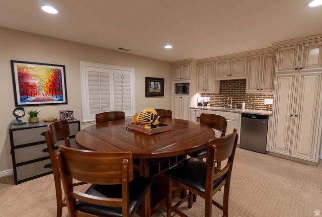 96 N MOUNTAIN VISTAS RD, Kaysville, UT 84037
