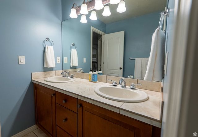 96 N MOUNTAIN VISTAS RD, Kaysville, UT 84037
