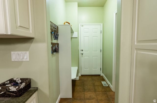 96 N MOUNTAIN VISTAS RD, Kaysville, UT 84037
