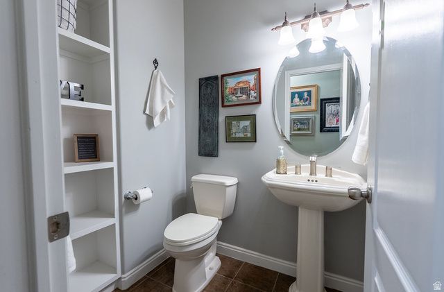 96 N MOUNTAIN VISTAS RD, Kaysville, UT 84037