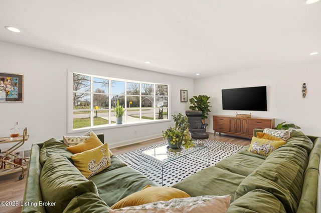 1821 Tyler Ln, Louisville, KY 40205