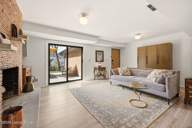 1821 Tyler Ln, Louisville, KY 40205