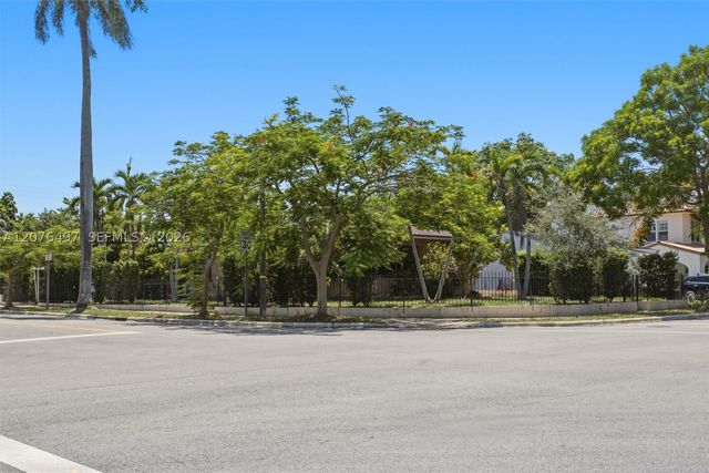 1200 SW 18th Ave, Miami, FL 33135