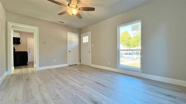 4133 Alamo Avenue, Fort Worth, TX 76107