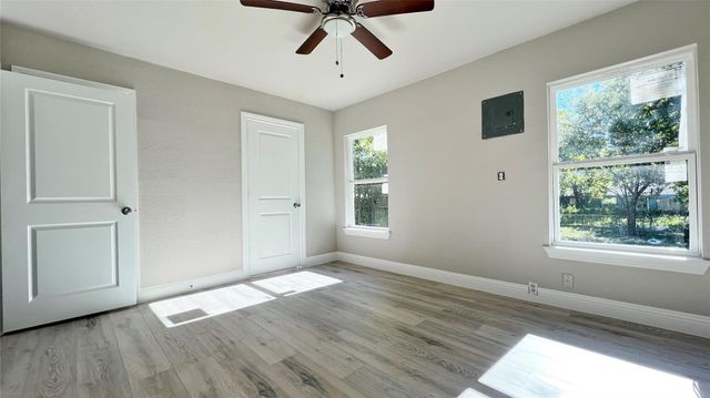 4133 Alamo Avenue, Fort Worth, TX 76107