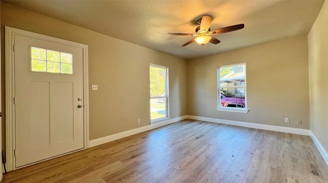 4133 Alamo Avenue, Fort Worth, TX 76107
