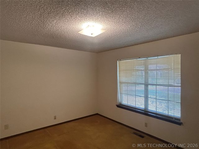 7918 E 77th Street, Tulsa, OK 74133