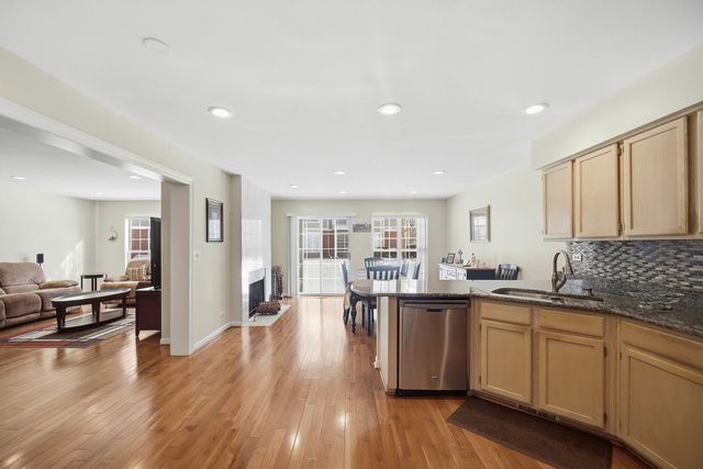 883 Sparta Court, Vernon Hills, IL 60061