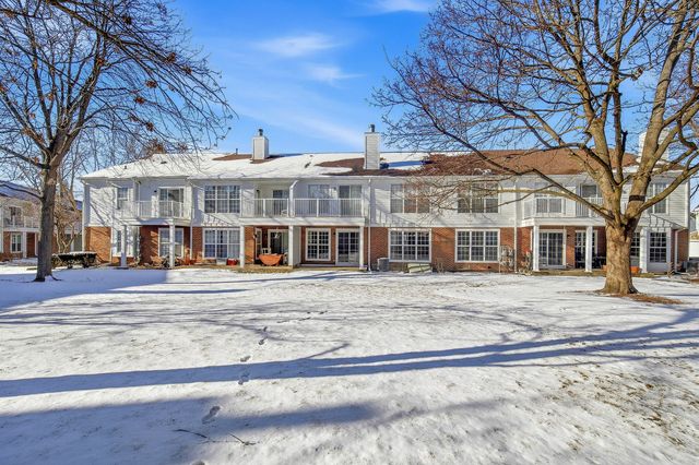 883 Sparta Court, Vernon Hills, IL 60061