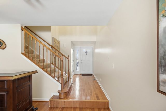 883 Sparta Court, Vernon Hills, IL 60061