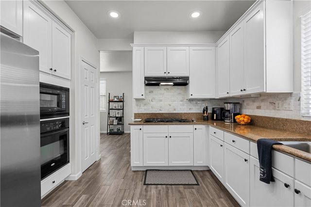 19904 Holly Drive, Saugus, CA 91350