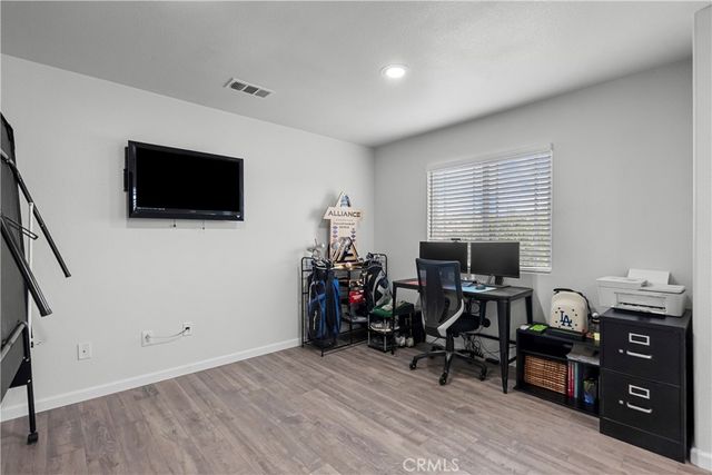 19904 Holly Drive, Saugus, CA 91350