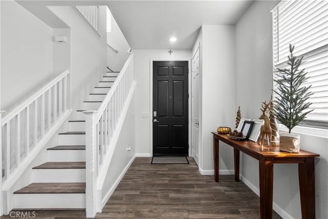 19904 Holly Drive, Saugus, CA 91350