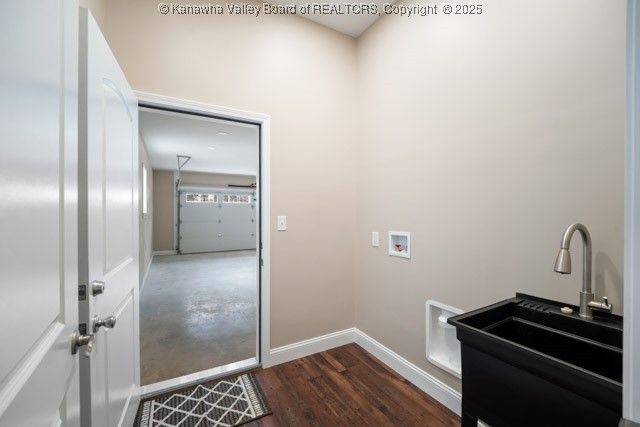 208 Hemlock Street, Eleanor, WV 25070