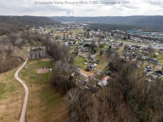 208 Hemlock Street, Eleanor, WV 25070