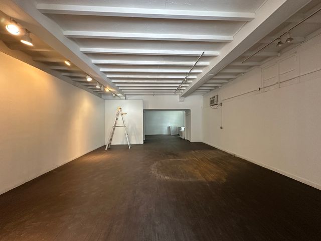 245 W North Avenue, Chicago, IL 60610