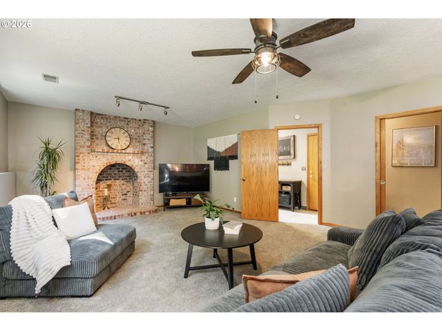 2644 Se PALOMA Ter, Gresham, OR 97080