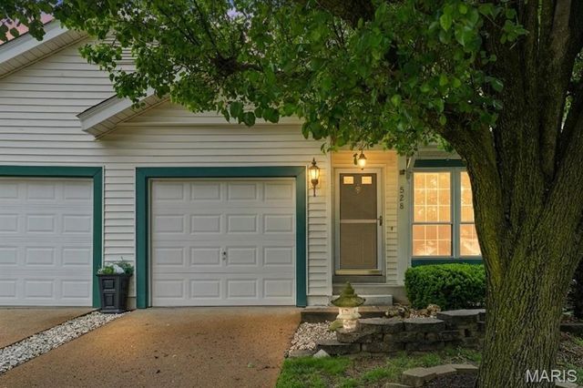 528 Spring Glen Drive, Ballwin, MO 63021