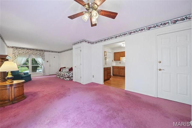 528 Spring Glen Drive, Ballwin, MO 63021