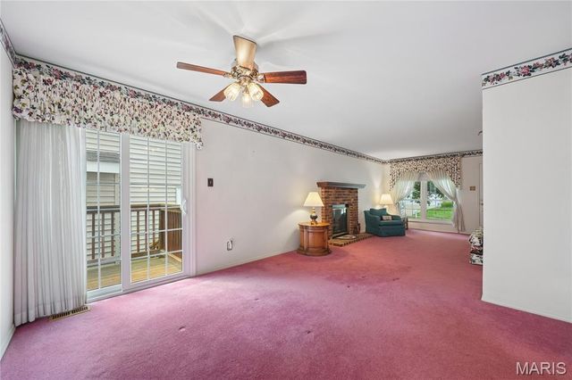 528 Spring Glen Drive, Ballwin, MO 63021