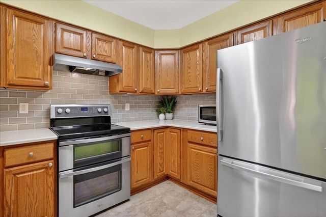 18 Hidden Hollow Trail, Madison, WI 53717